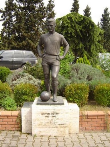 Metin Oktay Heykeli Restorasyonu